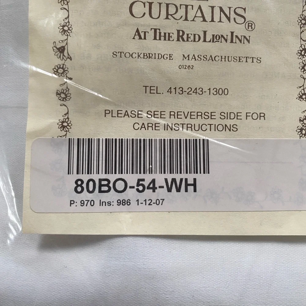 Country Curtains at the Red Lion Inn | Classic White Tab Top Curtains | 44